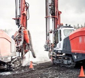 Бурові верстати для буріння з занурювальним пневмоударником